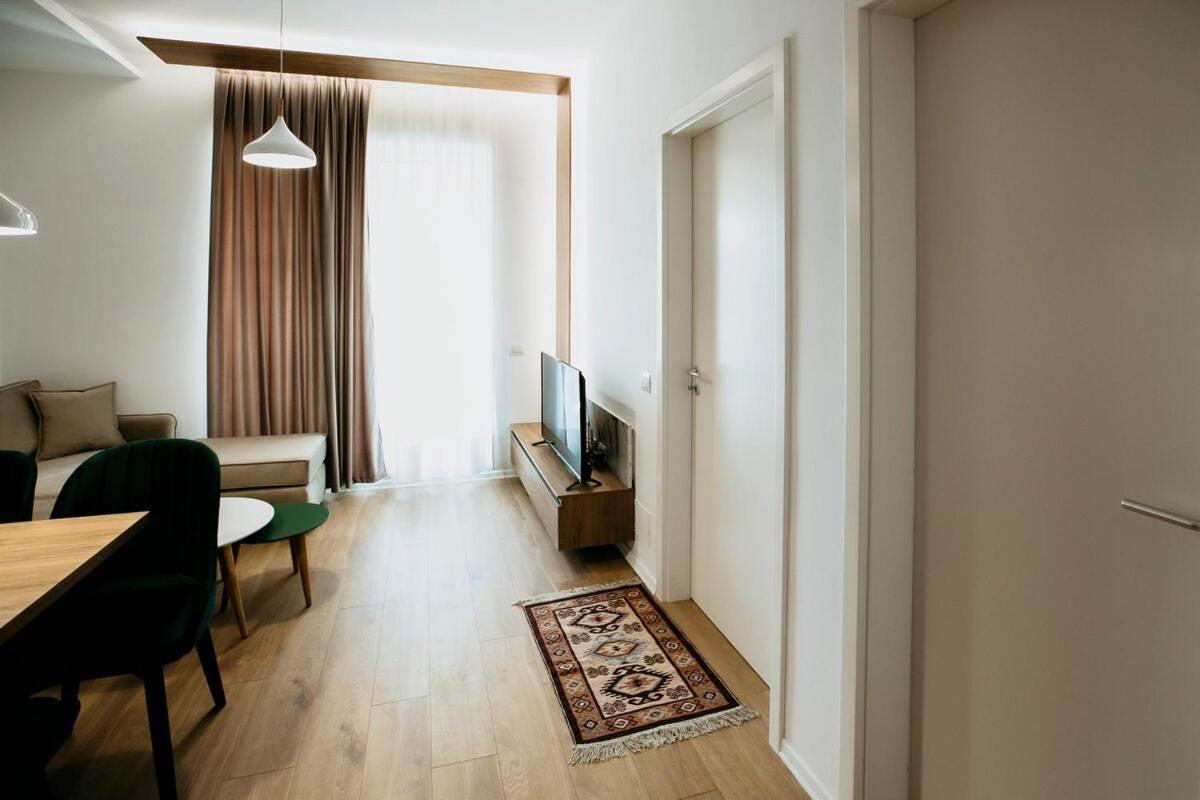 Stylish Nest At 15 Min To Center With Balcony And Ac Apartment *